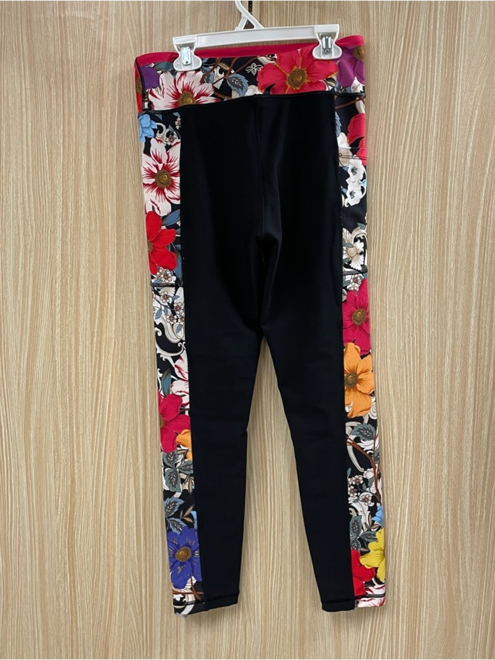 Johnny Was black floral leggings size medium - Picture 3 of 6